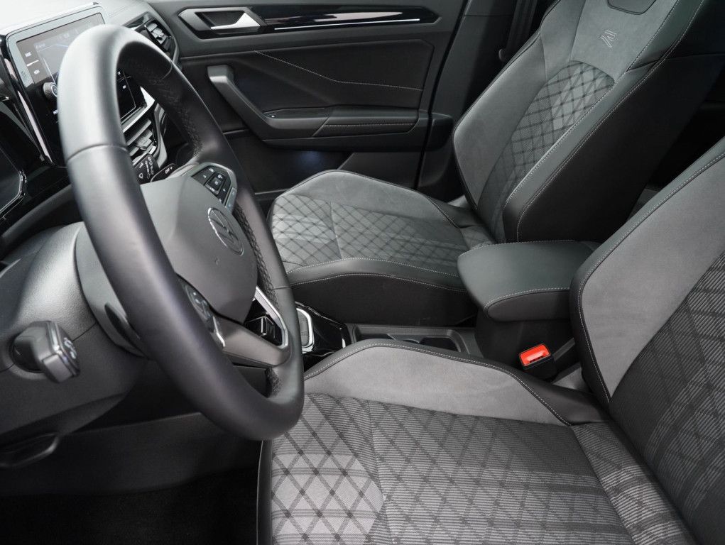 Fahrzeugabbildung Volkswagen T-Roc 1.5 TSI DSG R-Line BLACKSTYLE PANO
