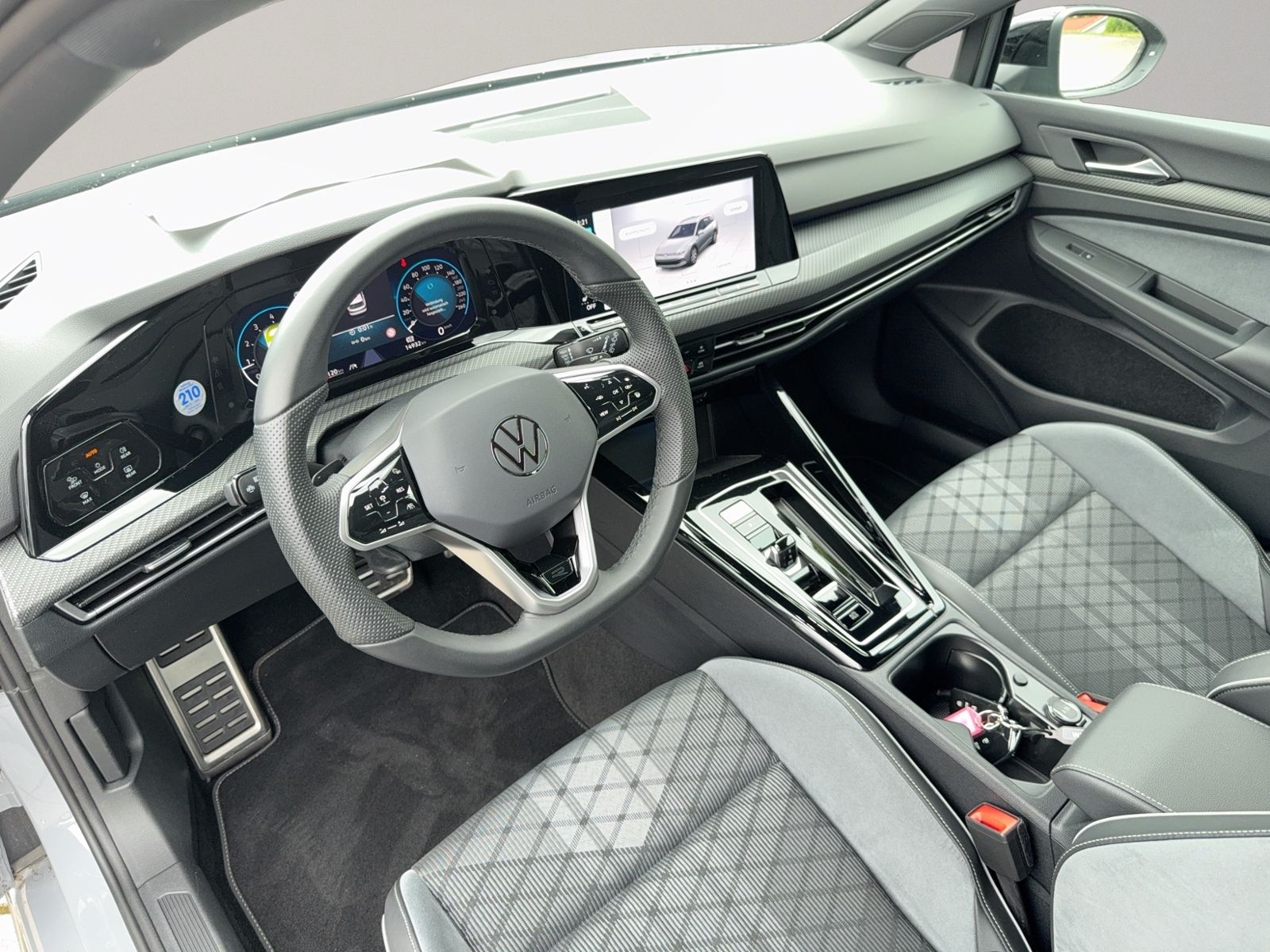 Golf Variant R-Line 1.5 eTSI, Navi, BlackStyle,