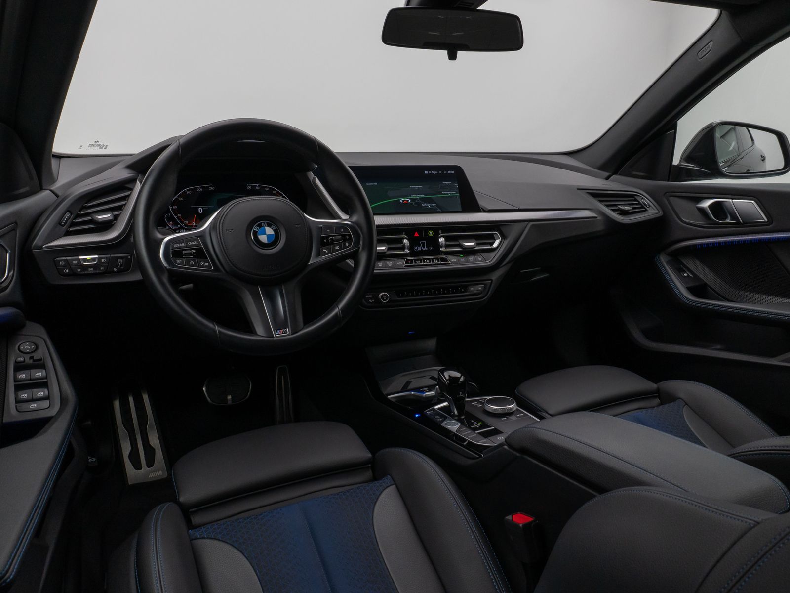 Fahrzeugabbildung BMW 218i Gran Coupé M Sport DAB CockPitPr PDC Komfor