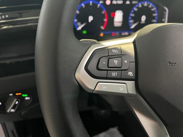 Fahrzeugabbildung Volkswagen Touran 1.5 TSI DSG HIGHLINE IQ.DRIVE LED R-LINE