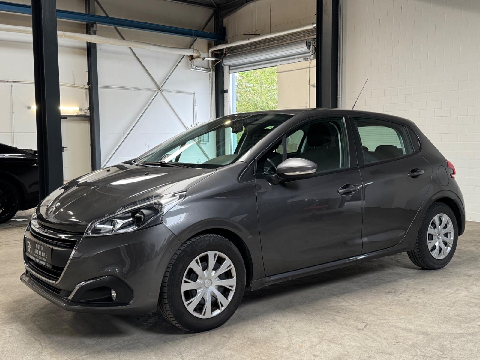 Peugeot 208 Active PDC Klima Tempomat 1. Hand