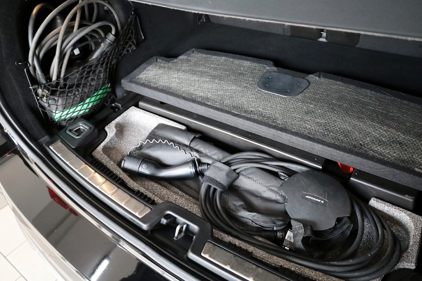 Fahrzeugabbildung Volvo XC60 T6 Recharge  AWD Leder,Navi,LED,Auto Pilot