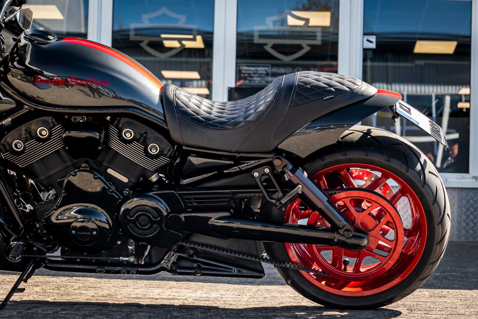 Fahrzeugabbildung Harley-Davidson VRSCDX Night Rod Special- Airride - Remus -