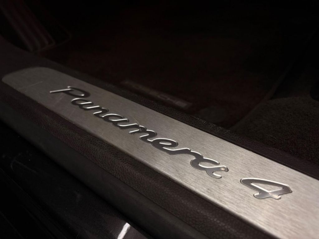 PORSCHE Panamera Basis VOLLLEDER PANORAMA ISOFIX LUFTFAH PORSCHE Panamera Basis VOLLLEDER PANORAMA ISOFIX LUFTFAH