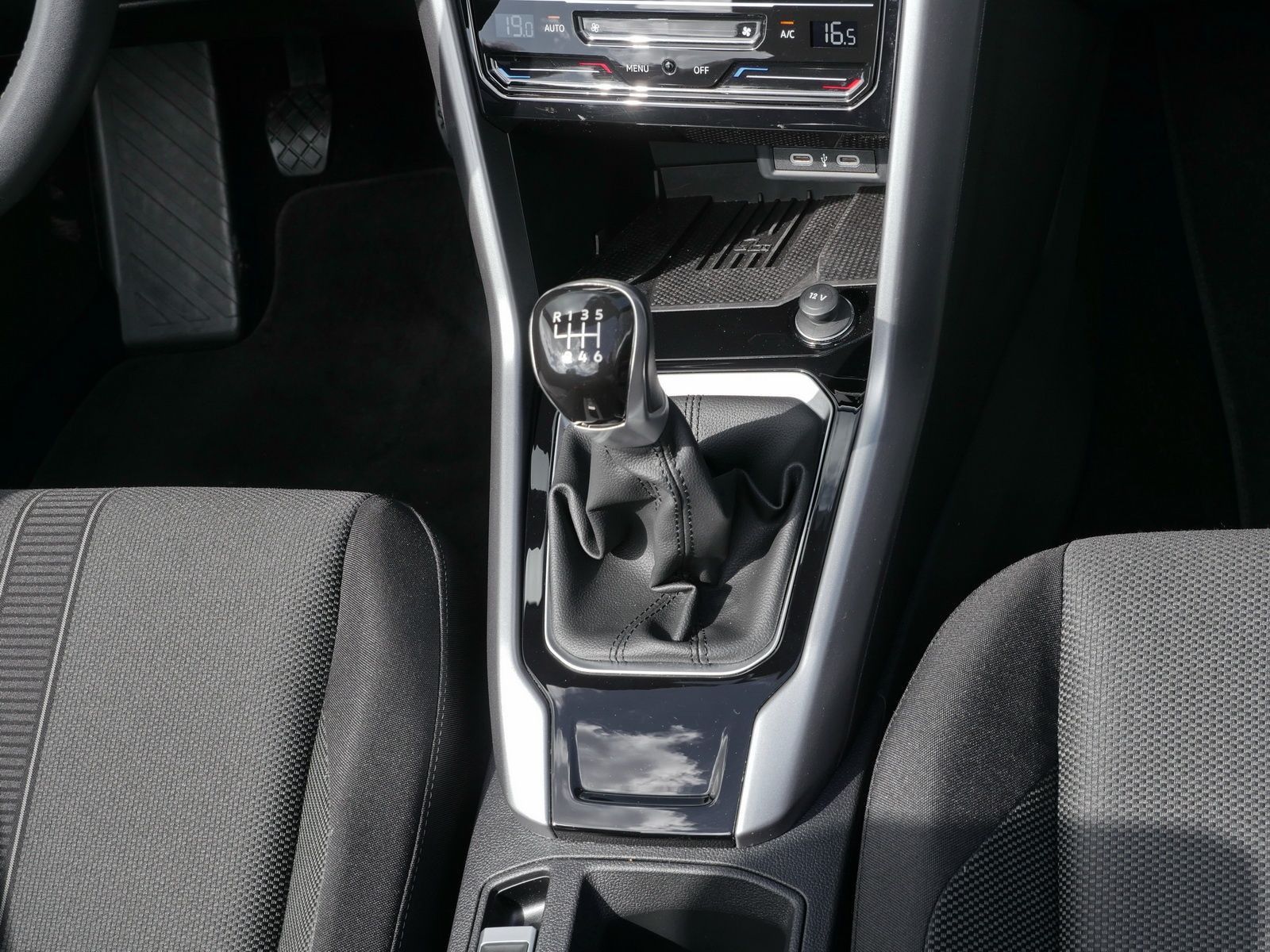 Volkswagen T-Roc - Bild 7