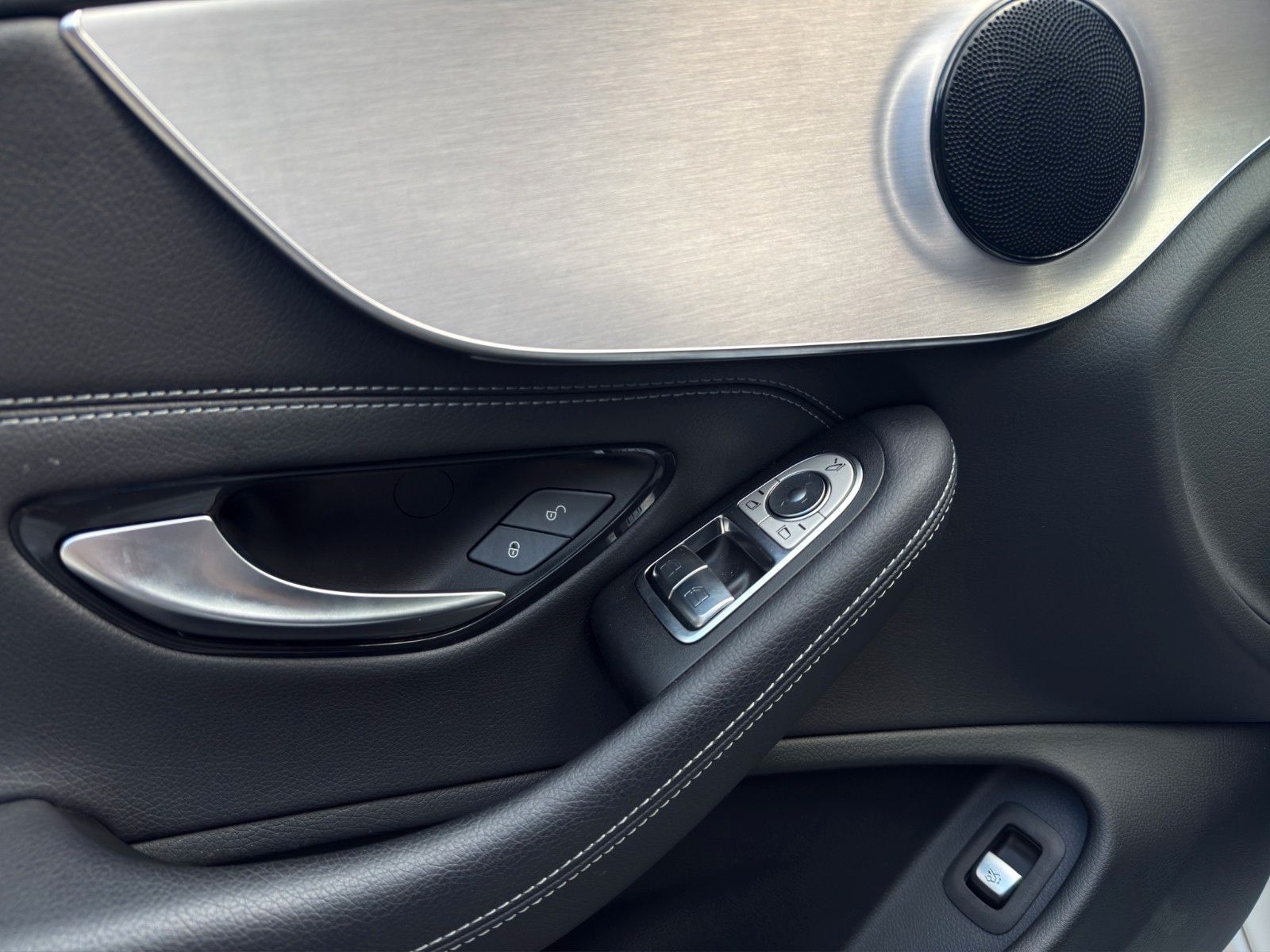 Fahrzeugabbildung Mercedes-Benz C 300 Coupe*AMG-Line*Pano*Head-Up*Dig.Tacho*360°