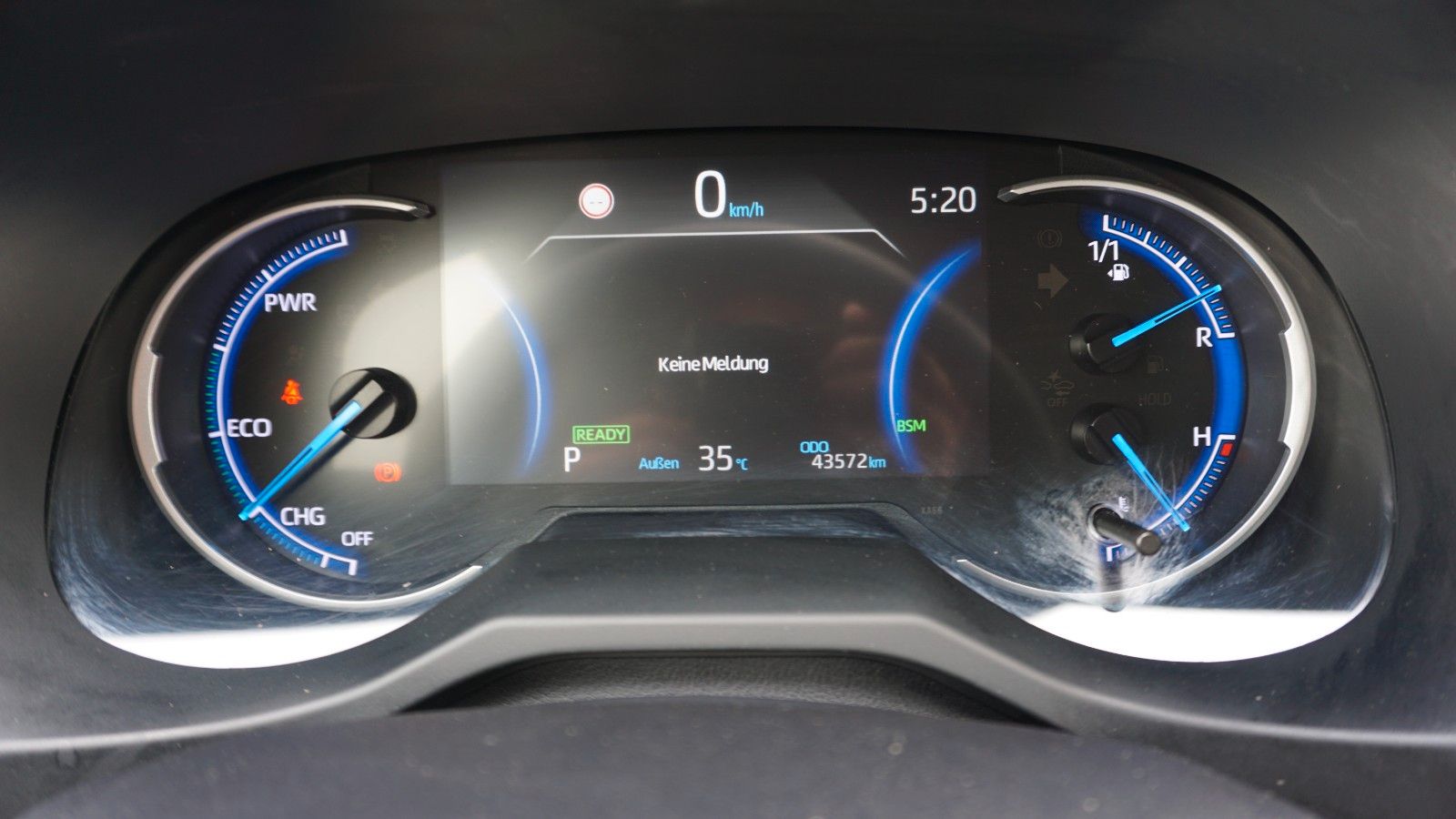 Fahrzeugabbildung Toyota RAV4 Hybrid 4x4 Team Deutschland LED,ACC,SH,AHK