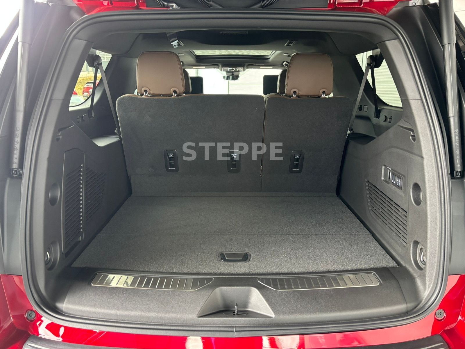 Chevrolet MY26 Suburban 6,2 High Country AHK  24" Luftfed.