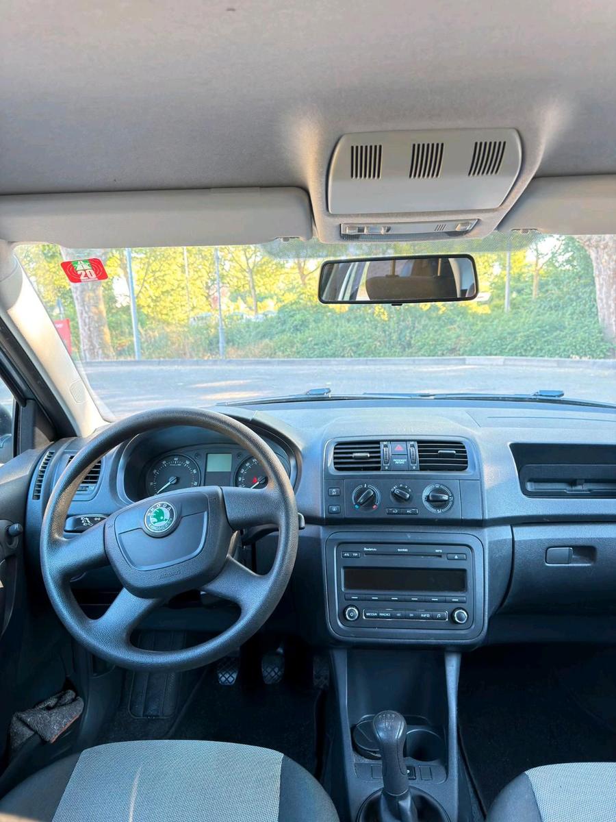 Skoda Fabia 2012 — photo 11