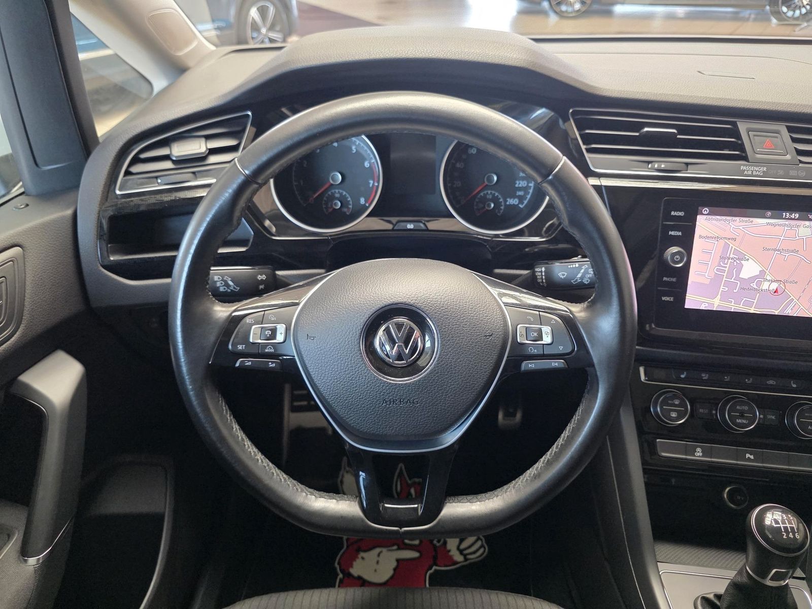 Fahrzeugabbildung Volkswagen Touran 1.4 TSI Sound/1.Hd/Navi/LED/Pano/ACC