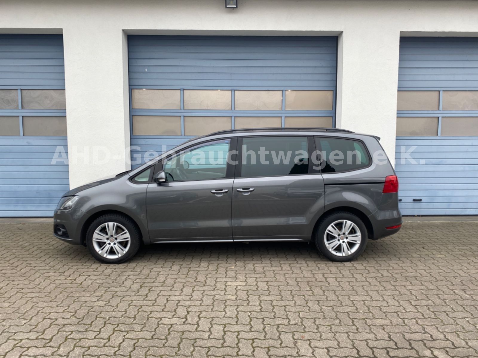 Fahrzeugabbildung SEAT Alhambra Style Viva 1.4 TSI Bi-Xenon Kamera PDC