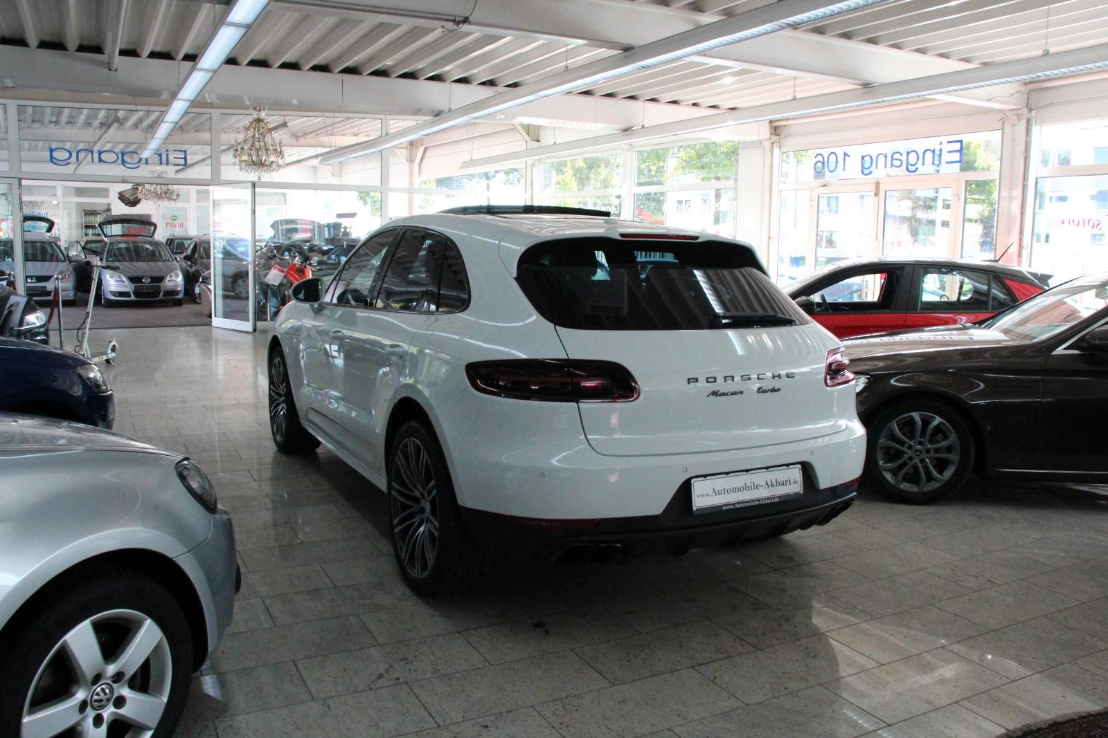 Porsche Macan Turbo *BOSE/Pano/Sitzbelüftung*