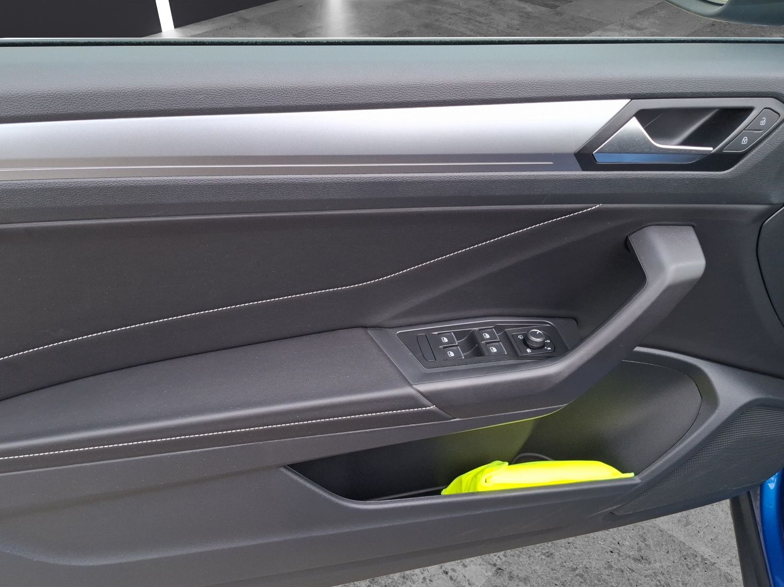Fahrzeugabbildung Volkswagen T-Roc Cabriolet TSI Style DSG LEDplus Navi AID A