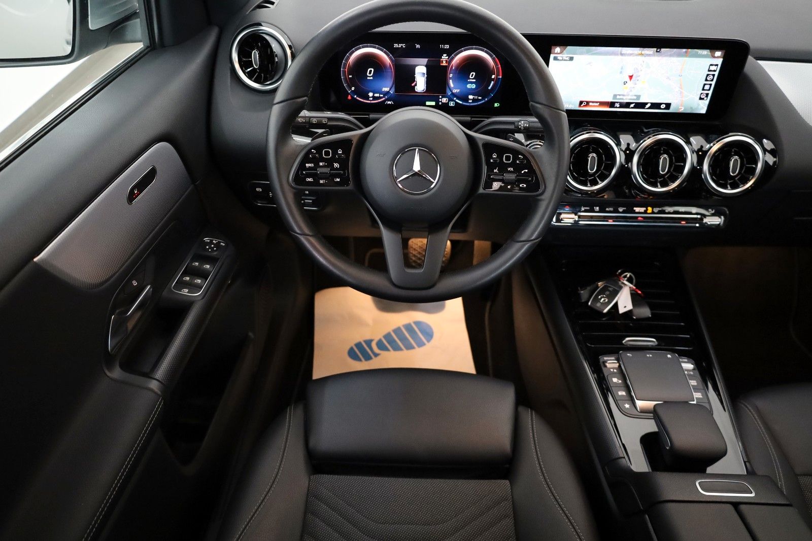 Fahrzeugabbildung Mercedes-Benz GLA 250 e Style, T.Leder,Navi,LED,SH,Kamera,