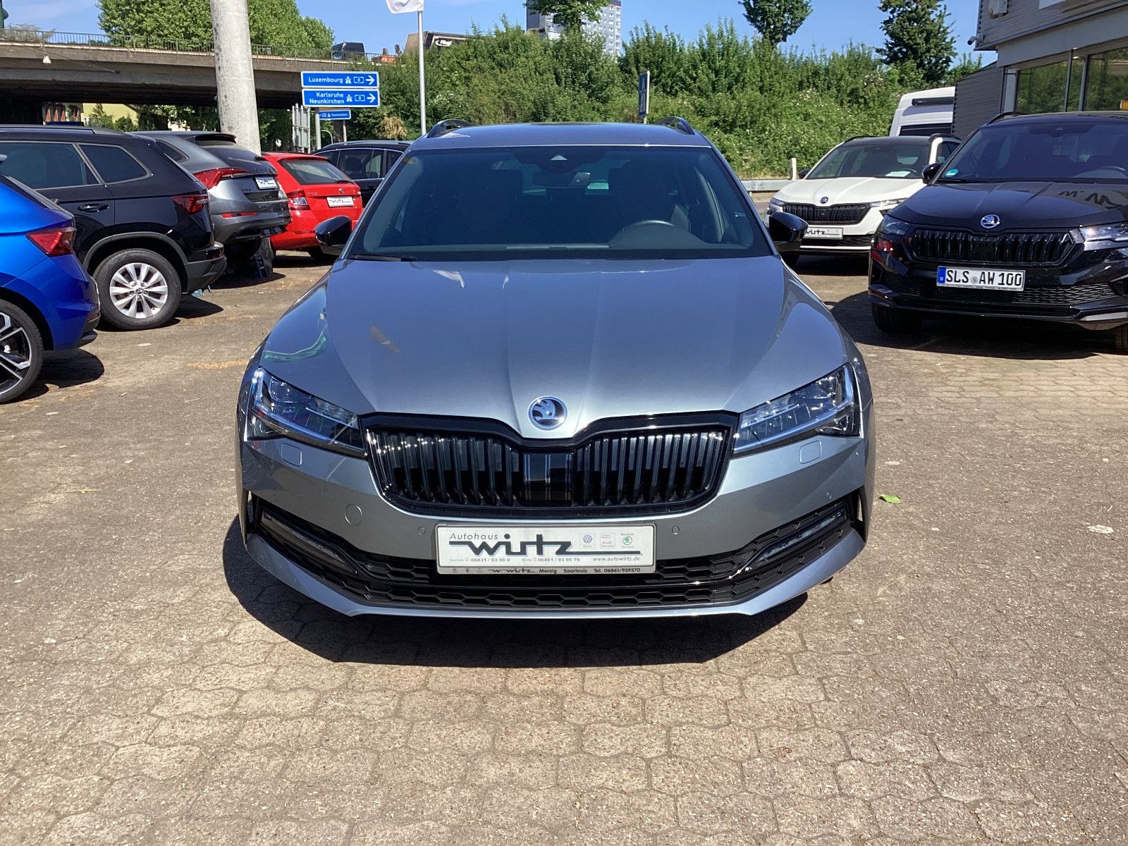 Fahrzeugabbildung SKODA Superb Combi Sportline 1.5 TSI Navi AHK ACC