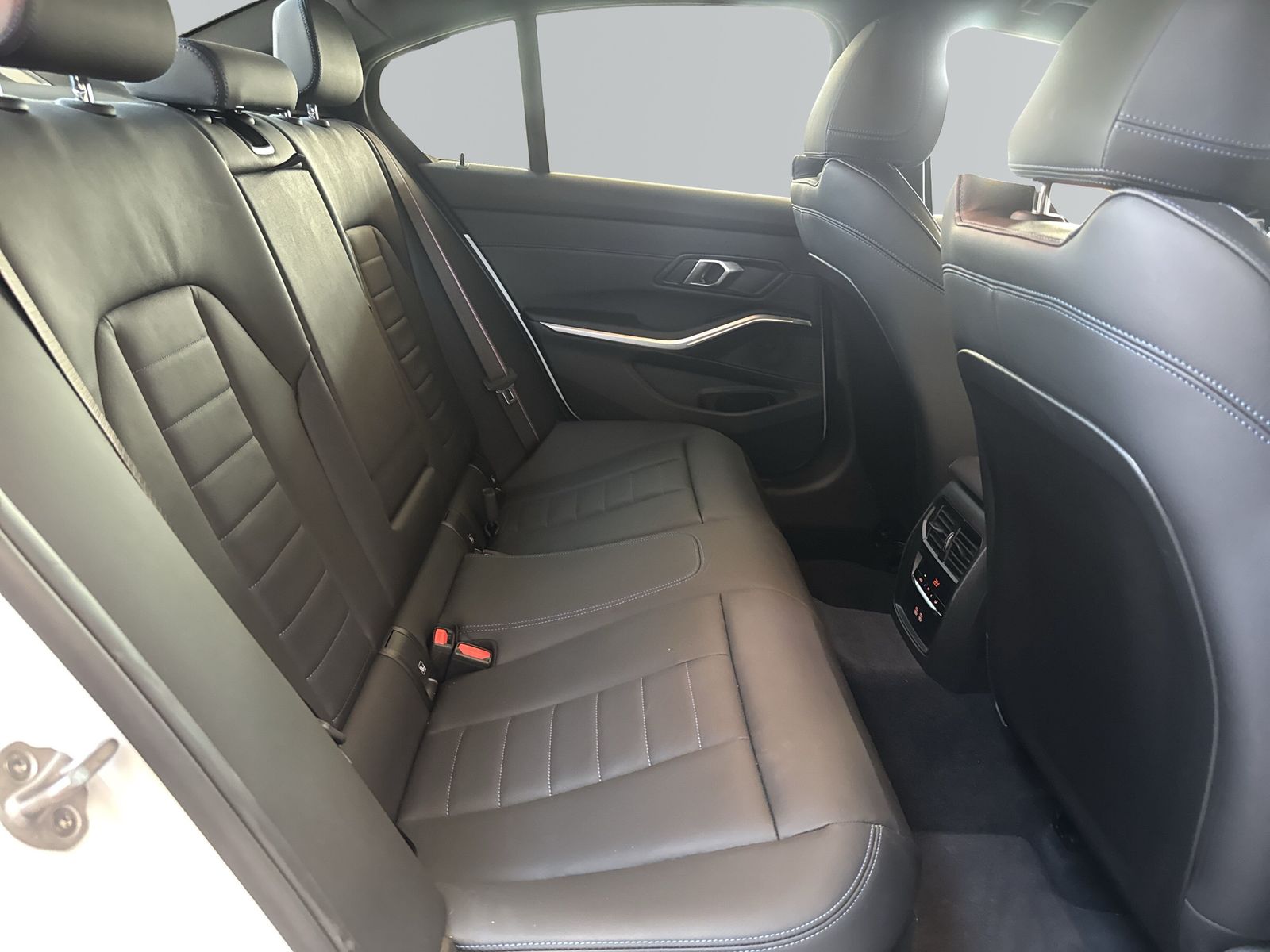 BMW 330 - Bild 10