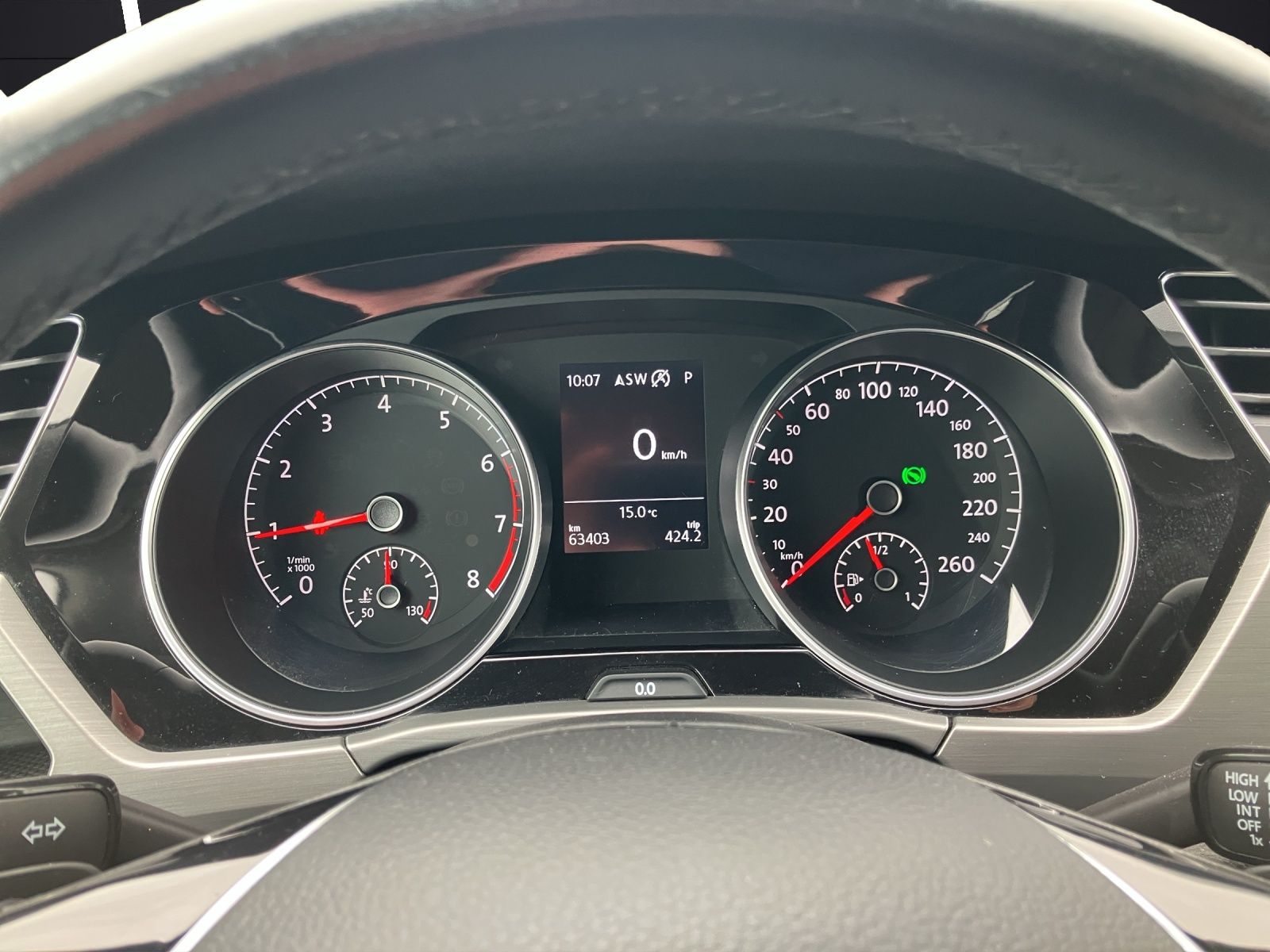 Fahrzeugabbildung Volkswagen Touran Comfortline DSG LED ACC 16" PDC SHZ WeCon