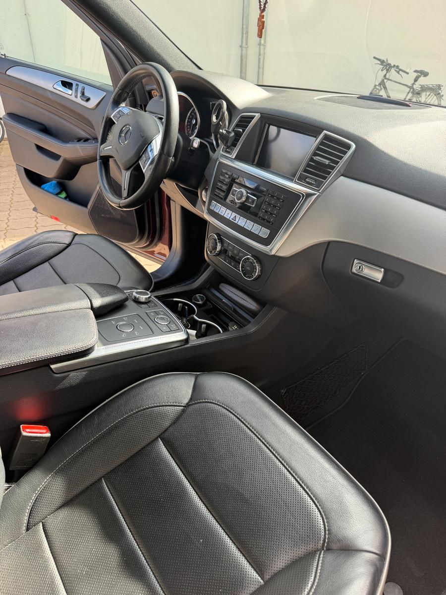 Mercedes-Benz ML 350 BlueTEC 4   Vollausstattung