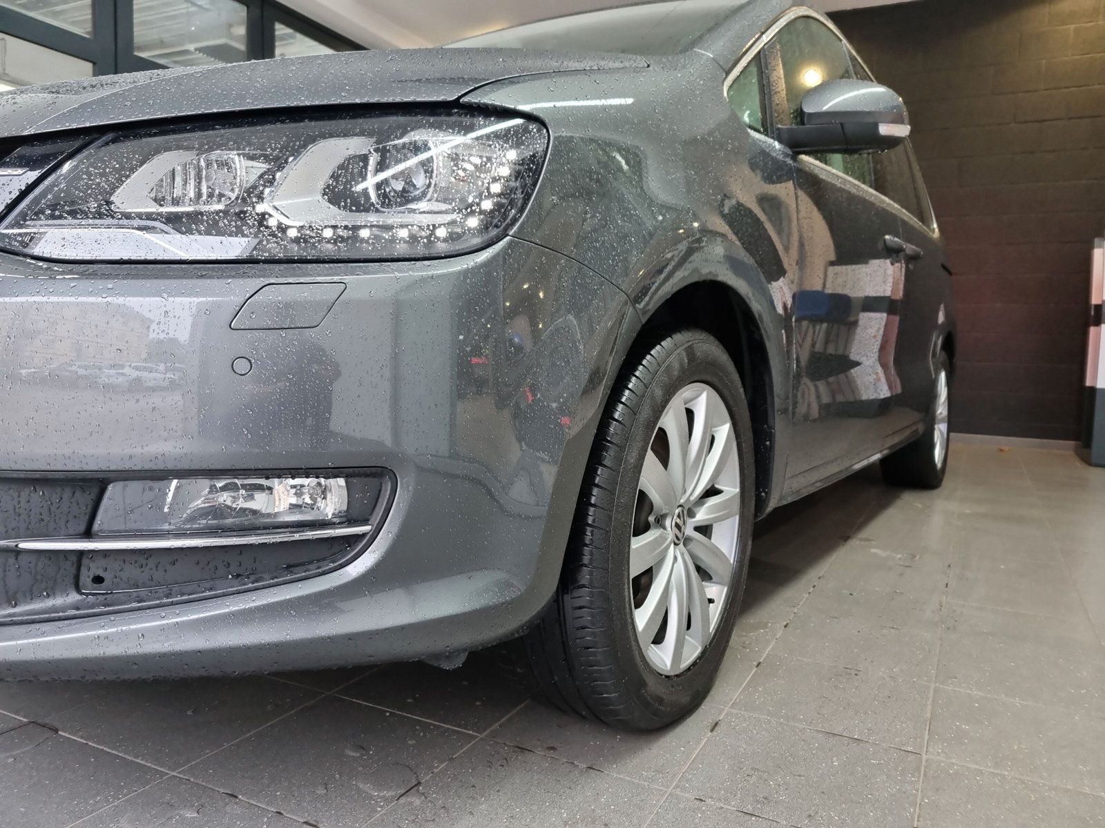 Fahrzeugabbildung Volkswagen Sharan 1.4 TSI DSG Highline XENON PANO eTÜREN