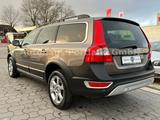 Volvo XC70 Summum AWD 2.4 D5/S-Heft/S-Dach/Luftfahrwer - Volvo XC70: Summum