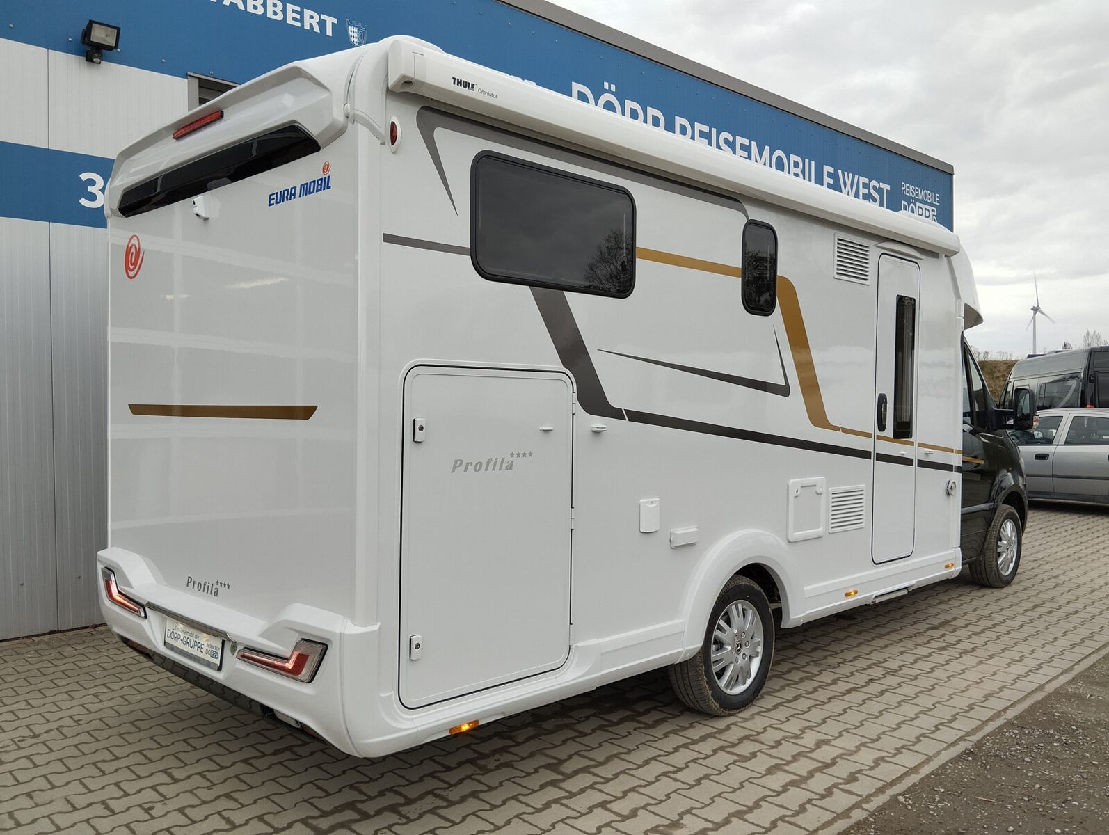 Fahrzeugabbildung Eura Mobil Profila T PT726EB Mondial Plus Paket, Zusatzbett