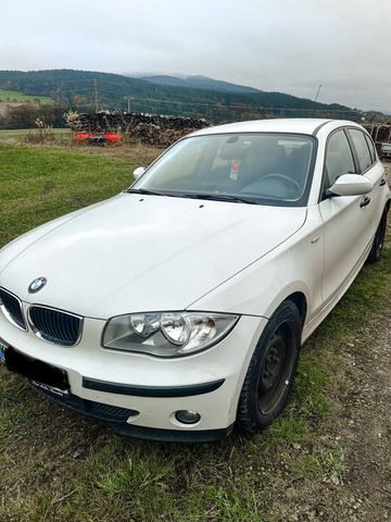 BMW 1er 116i, TÜV neu, 8fach bereift