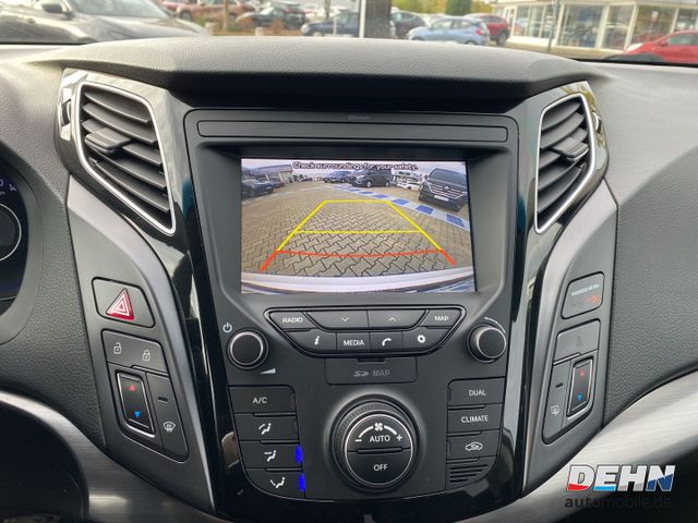 Hyundai i40cw 1.6 blue GDi Trend Navi PDC Kamera SHZ