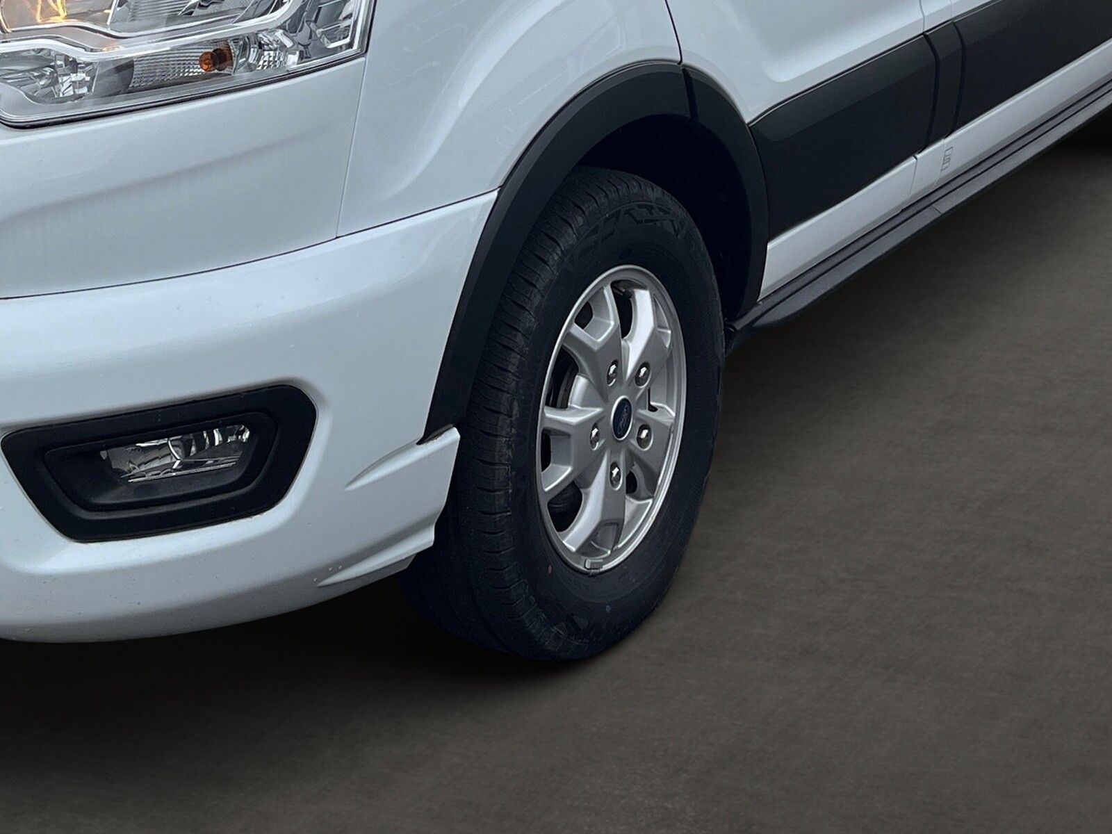 Fahrzeugabbildung Karmann Dexter 4x4 DE 570 AW AHK, 170 PS, Rückfahrkamera