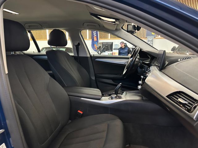 BMW 530 e Touring xDrive *Virtual Cockpit*AHK*LED*BT