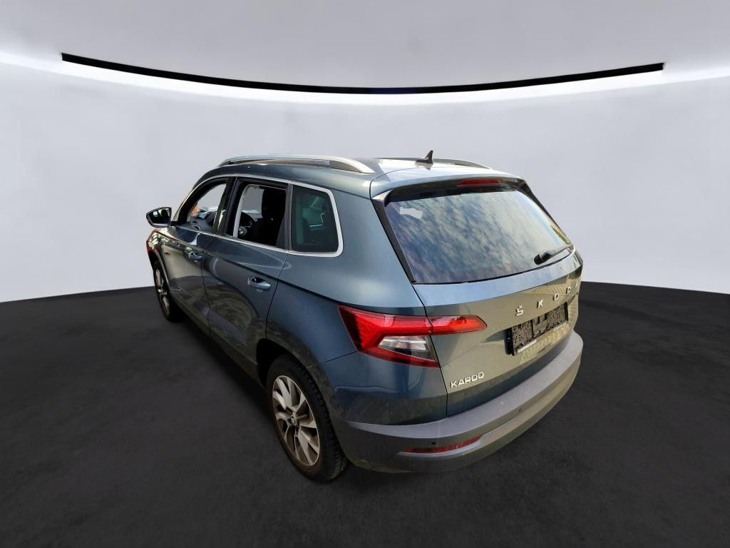 Fahrzeugabbildung SKODA Karoq Clever-LED-4xSHZ-KESSY-TEMP-SMART LINK-PDC
