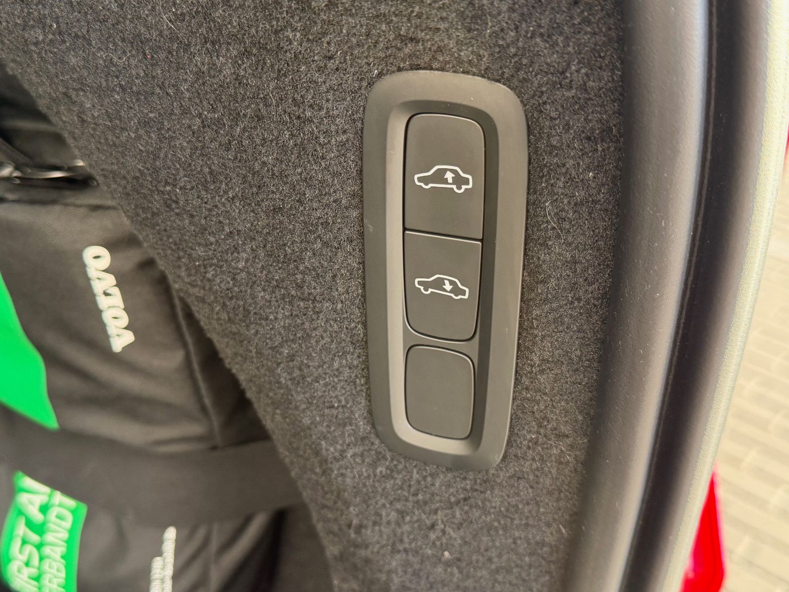 Fahrzeugabbildung Volvo XC90 B5 D Ultimate Dark AWD*B&W*LUFT*STHZG*360*