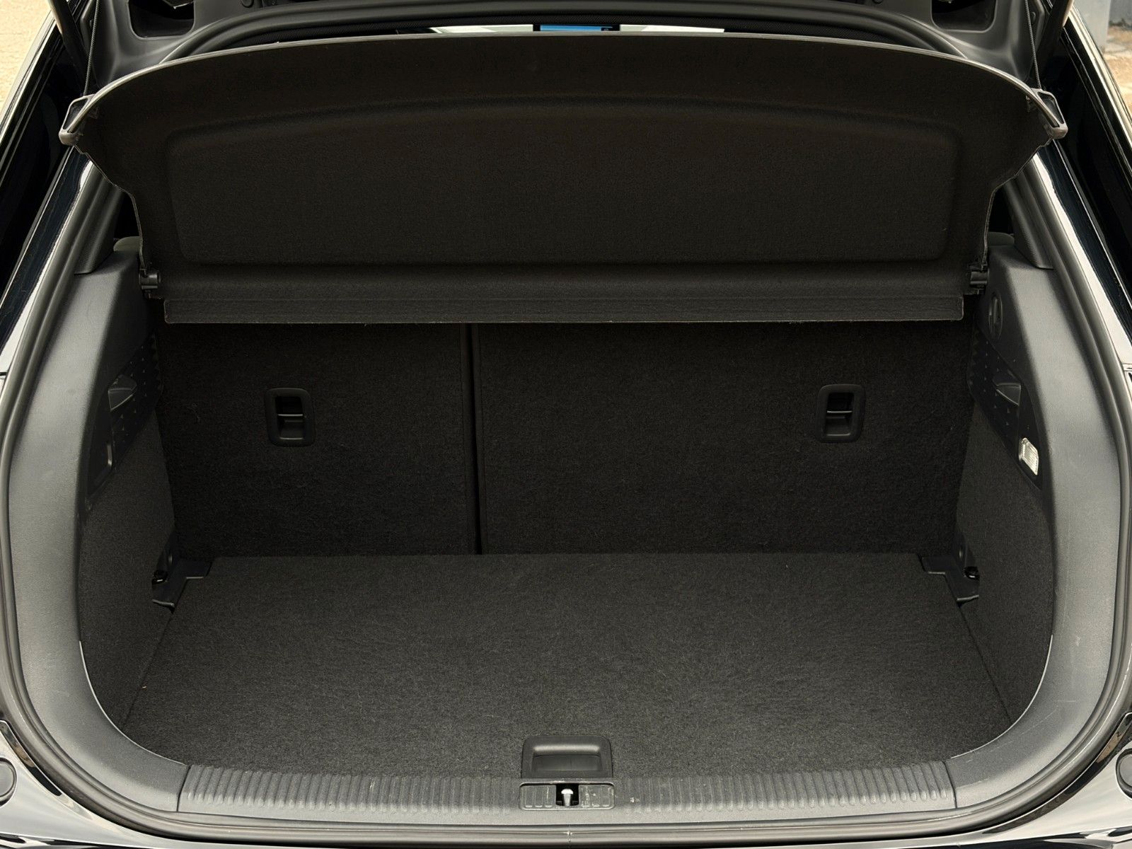Fahrzeugabbildung Audi S1 2.0 TFSI quattro SHZ PDC Navi Leder Ambiente
