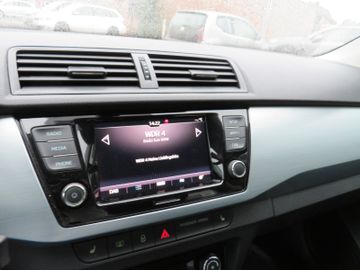 Fahrzeugabbildung SKODA Fabia Combi Ambition DAB GJ-RÄDER PDC SITZH 1.HD
