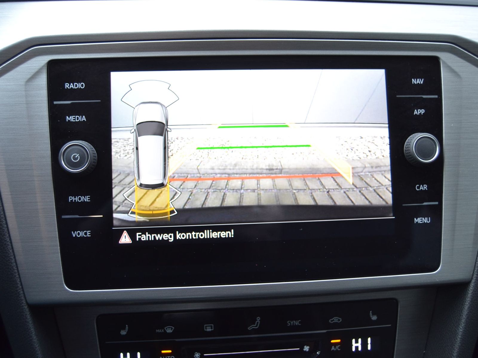 Passat Variant 1.5 TSI LED/NAVI+VZE+RFK/BUSINESS