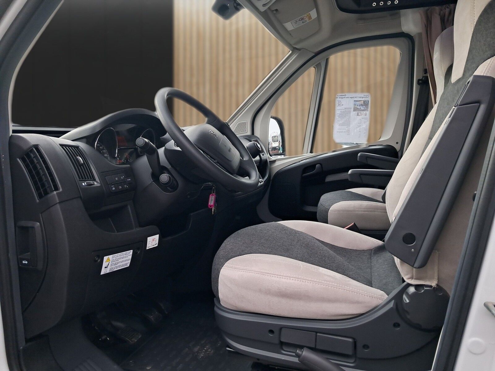 Fahrzeugabbildung Chausson Teilintegriert 724 Etape Line Peugeot 140 PS Tag