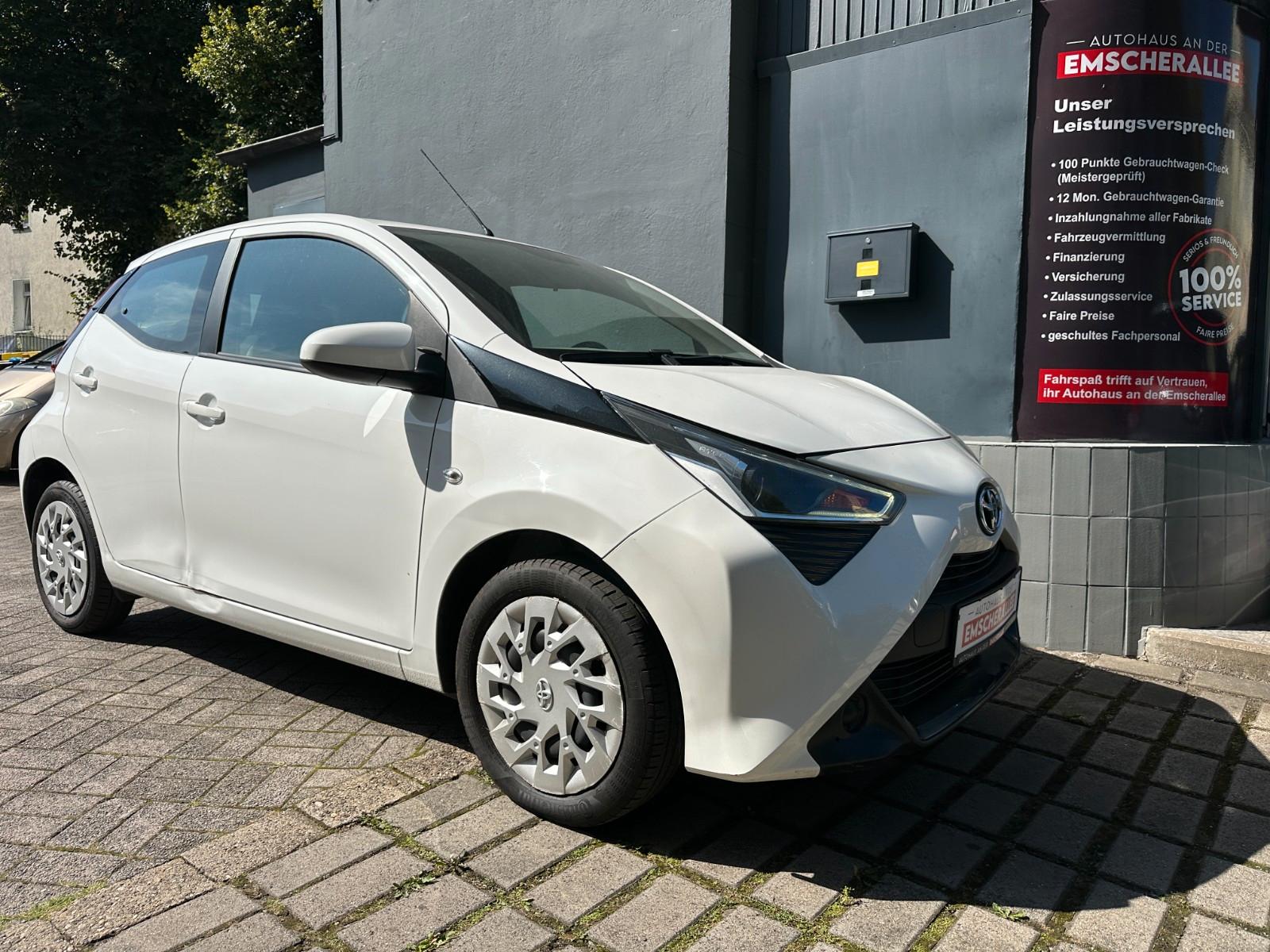 Toyota AYGO X-PLAY/KAMERA/CARPLAY/ANDROID/PDC/1HD