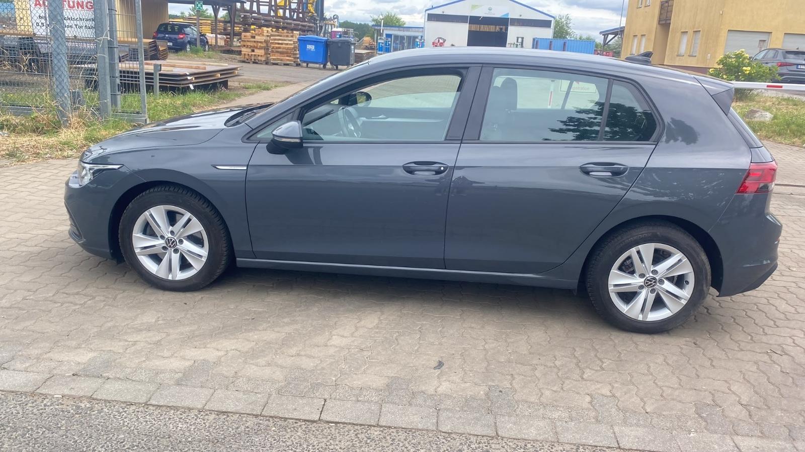 Volkswagen Golf VIII Lim. Life, миниатюра 3
