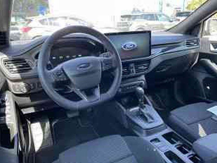 Fahrzeugabbildung Ford Focus 1.0 ST-Line X Aut./ACC/AHK/KAMERA/NAVI/LED