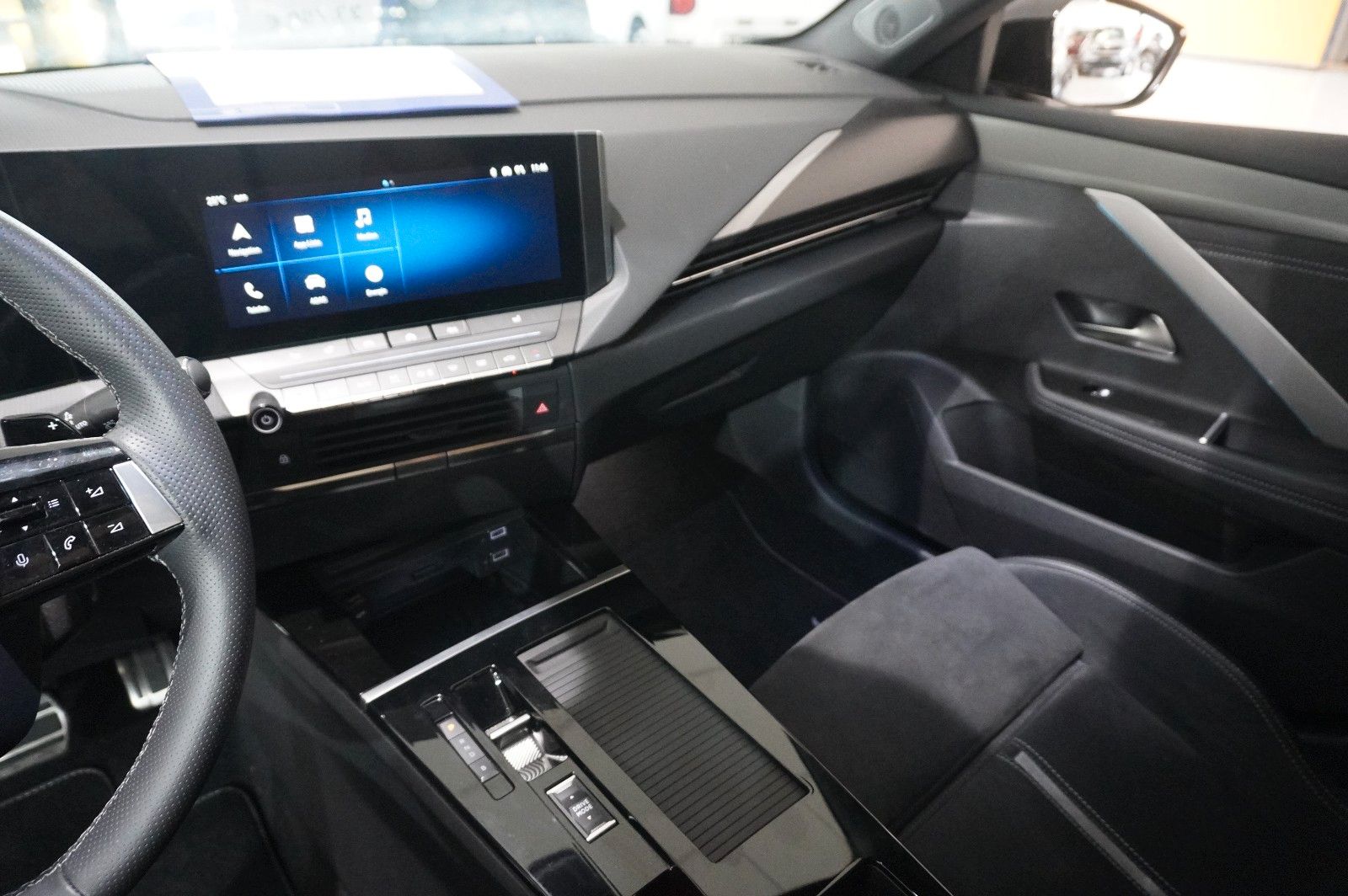 Fahrzeugabbildung Opel Astra L Lim. 1.6T PHEV GSe NAVI/LED/360°/SPORT