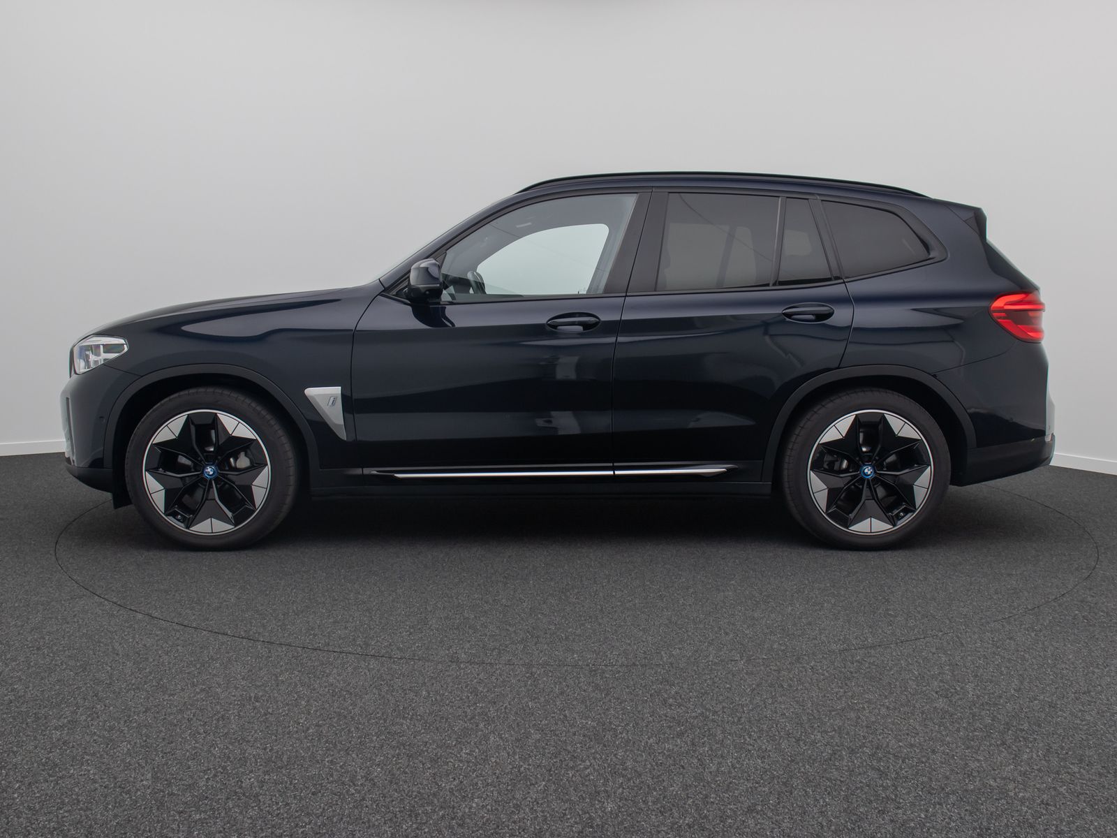 Fahrzeugabbildung BMW iX3 Impressive Panorama 360°HUD DAB H/K AHK 20"