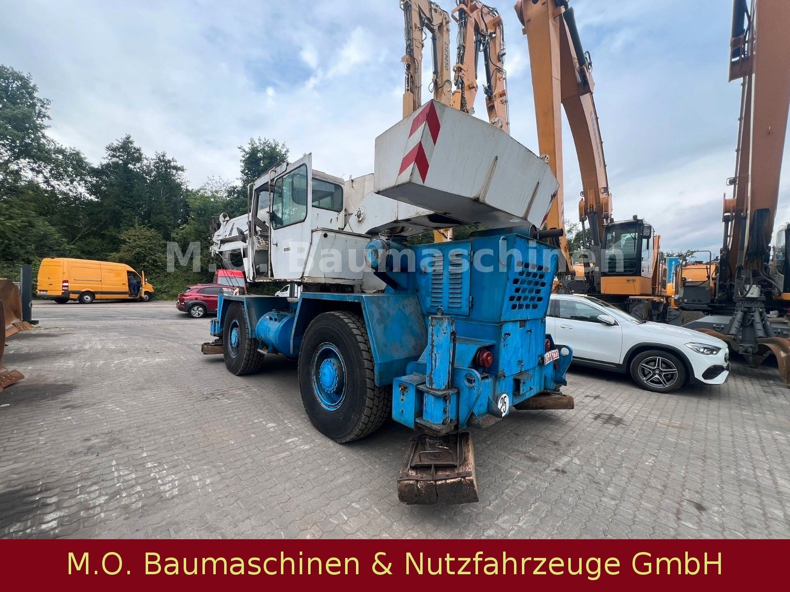 Fahrzeugabbildung Grove Kran / 30T / Waage /