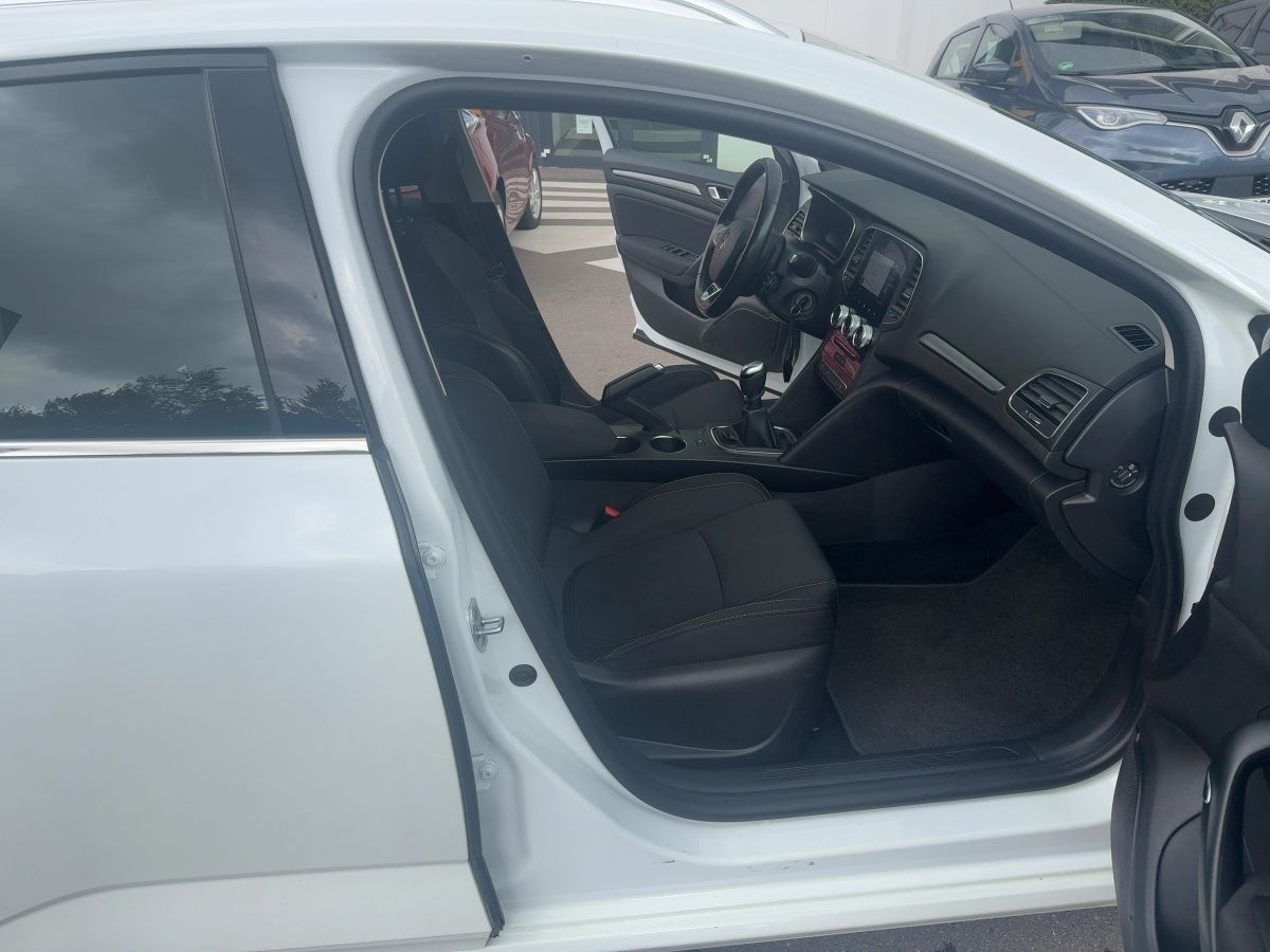 Fahrzeugabbildung Renault Megane Grandtour Zen TCe 115 SHZ LKH LM Navi