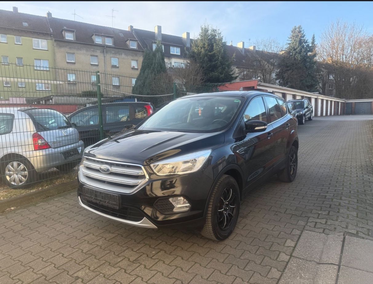 Ford Kuga - 1