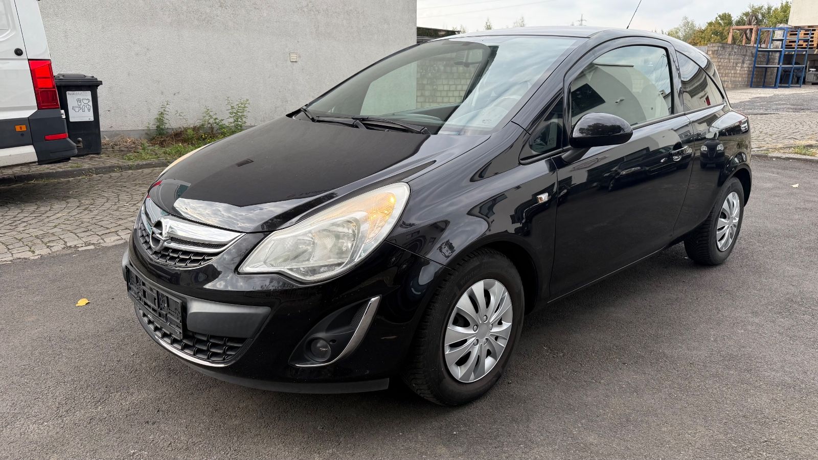 Fahrzeugabbildung Opel Corsa D Satellite TÜV NEU