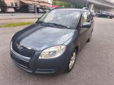 Skoda Fabia Combi 1,6 Style Edition /Klimaautomatik - Skoda Fabia aus 2009: Combi