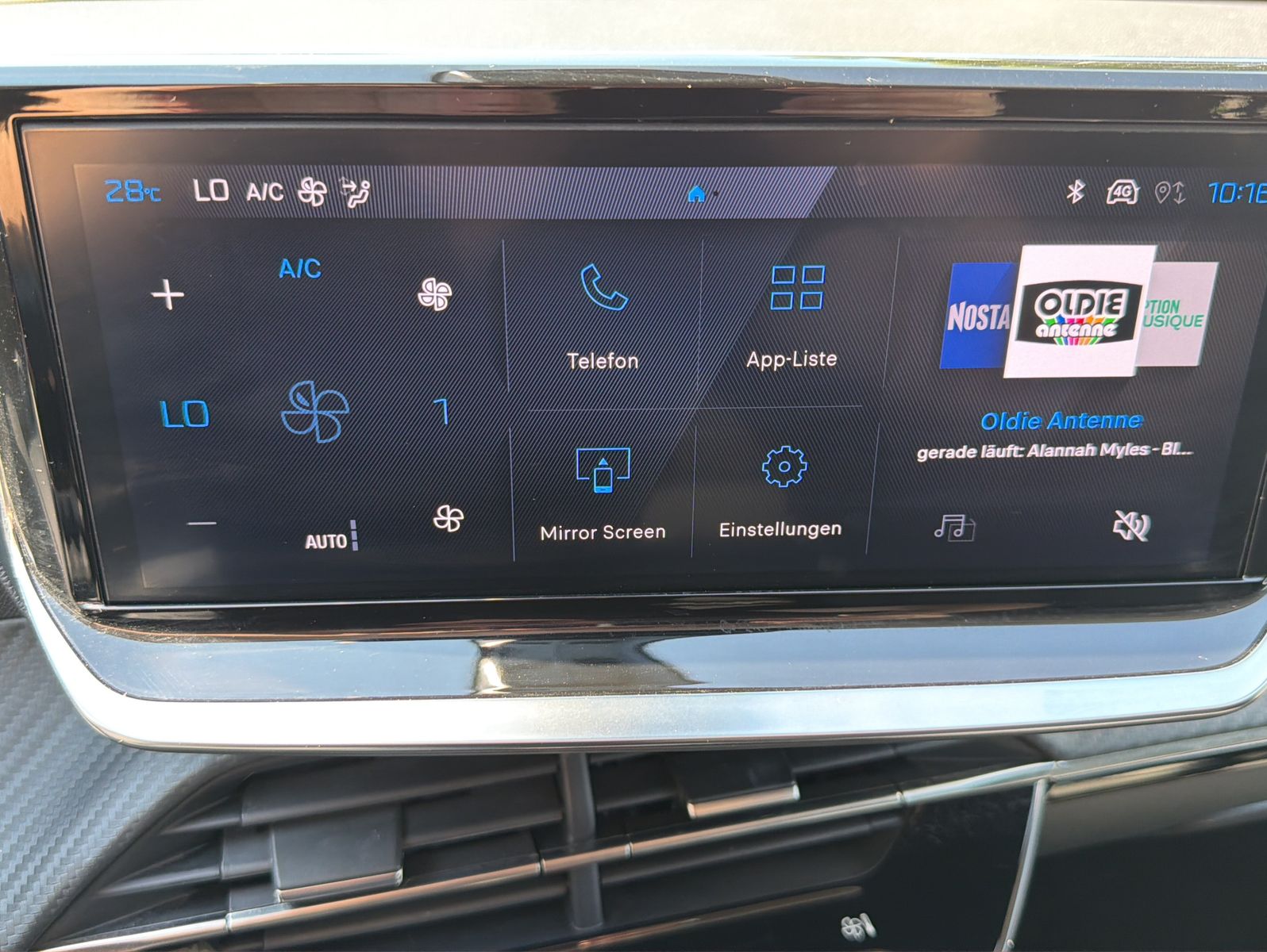 Fahrzeugabbildung Peugeot 208 Hybrid 110 Allure - Automatik