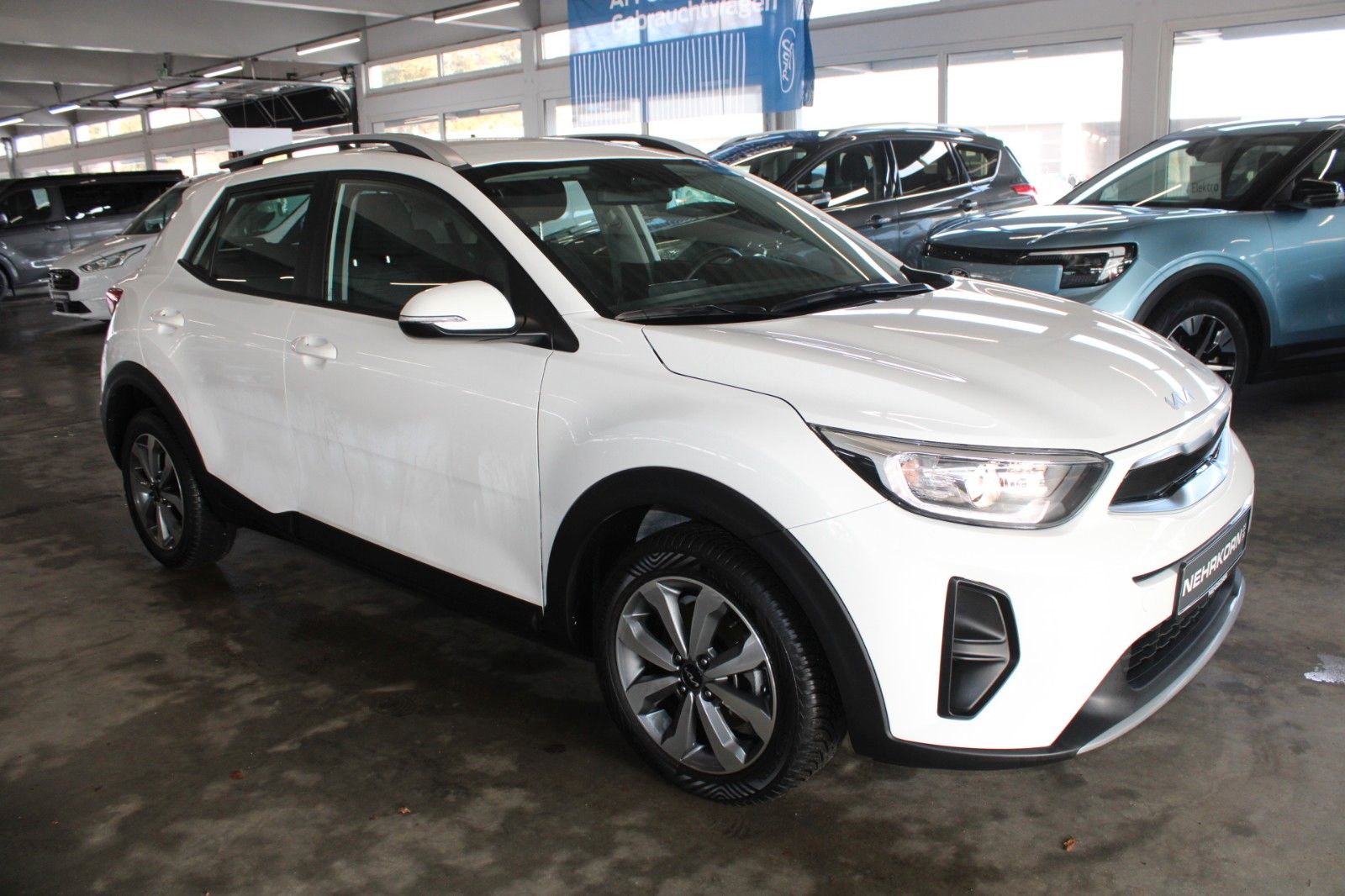 Fahrzeugabbildung Kia Stonic Vision Aut. NAVI DAB SHZ LHZ CAM uvm.