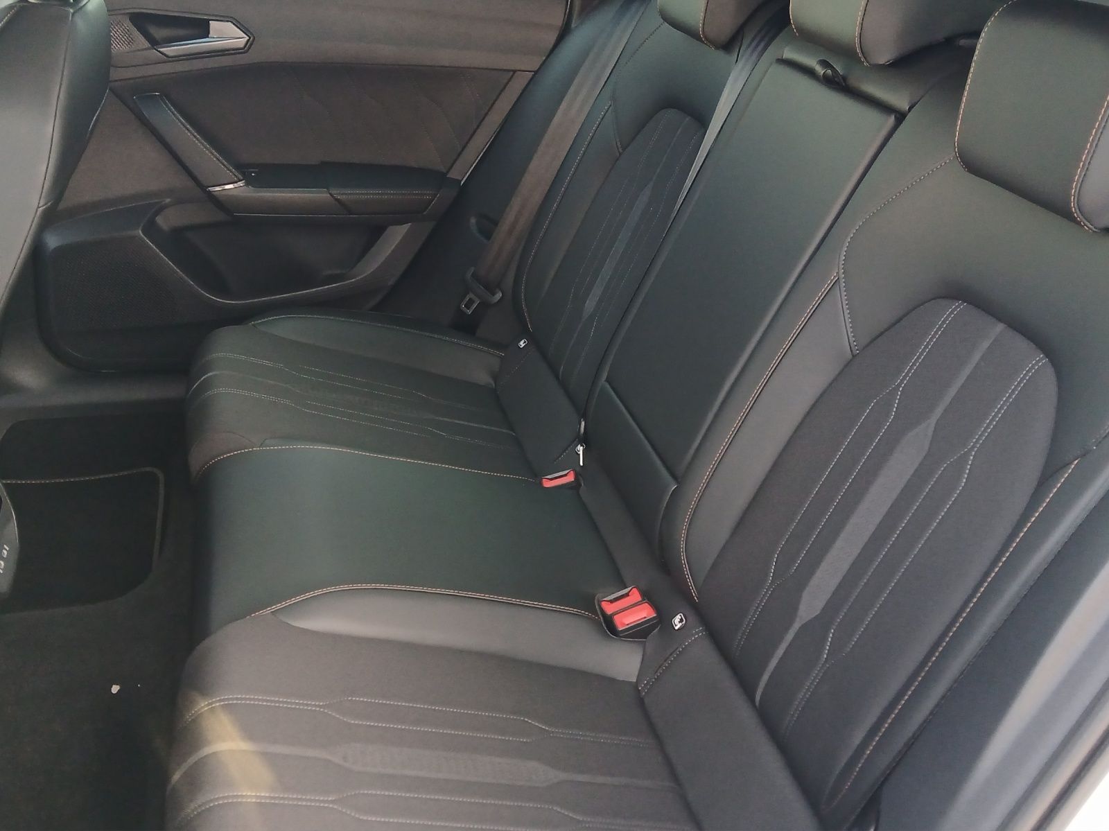 Fahrzeugabbildung CUPRA Leon ST TSI DSG LED AHK Navi Climatronic ACC RFK