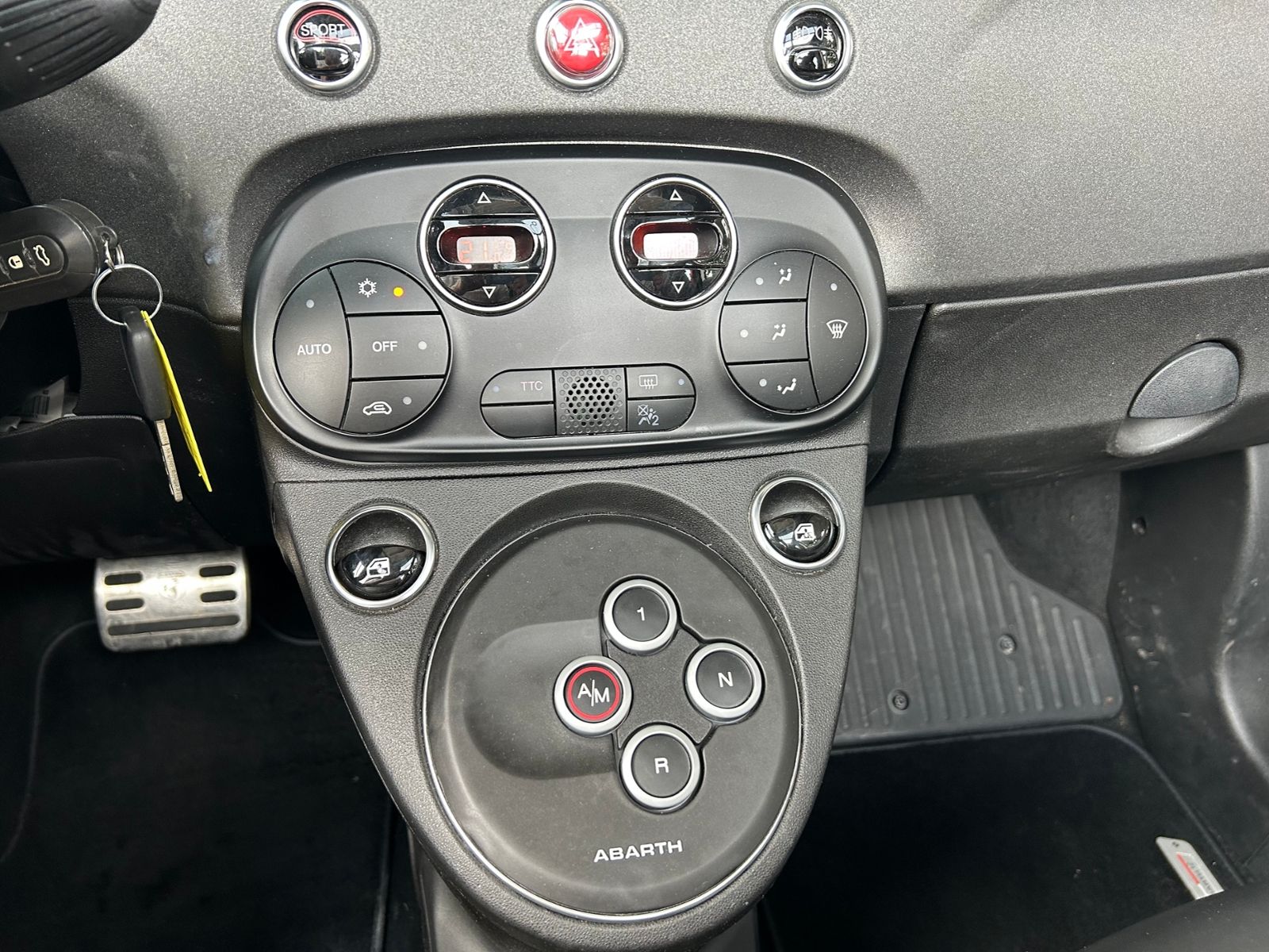 Fahrzeugabbildung Abarth 595C Competizione XENON NAVI Beats ALU