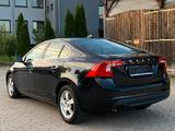 Volvo S60 Lim. Momentum - Volvo S60: Schwarz